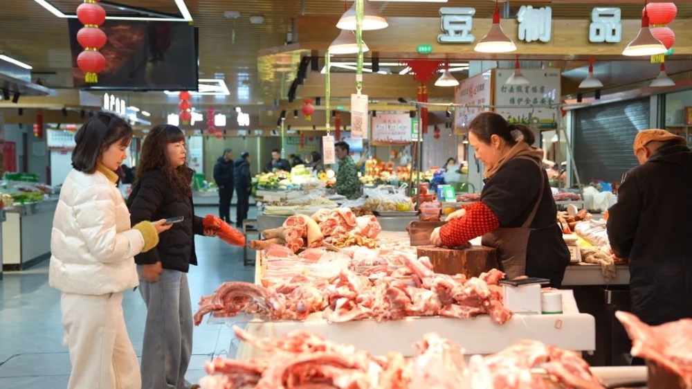 备年货，寻年味！平江春节市场供需两旺，肉制品销售领衔年味经济